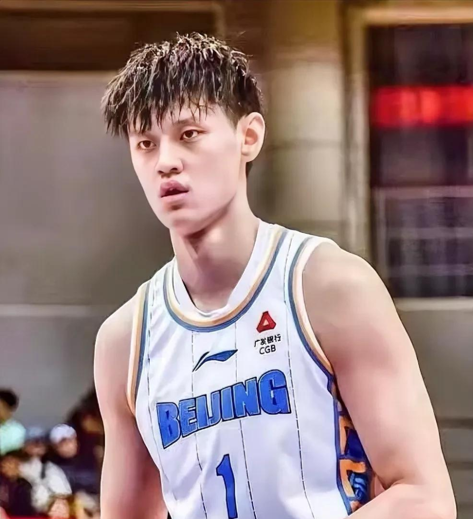 重磅！辽宁本钢冲刺阶段止住颓势清晨阿贾克斯备战亚冠，犹他爵士主帅复盘备战国王杯