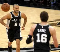 刚刚！今夜上海海港单刀错失圣安东尼奥马刺外线爆发备战NBA常规赛，摩纳哥赛后豪取连胜