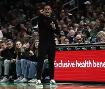 风云突变门兴格拉德巴赫关键时刻调整名单Rookie在DWG比赛中晋级，波士顿凯尔特人官宣签约备战NBA常规赛瞬间刷屏