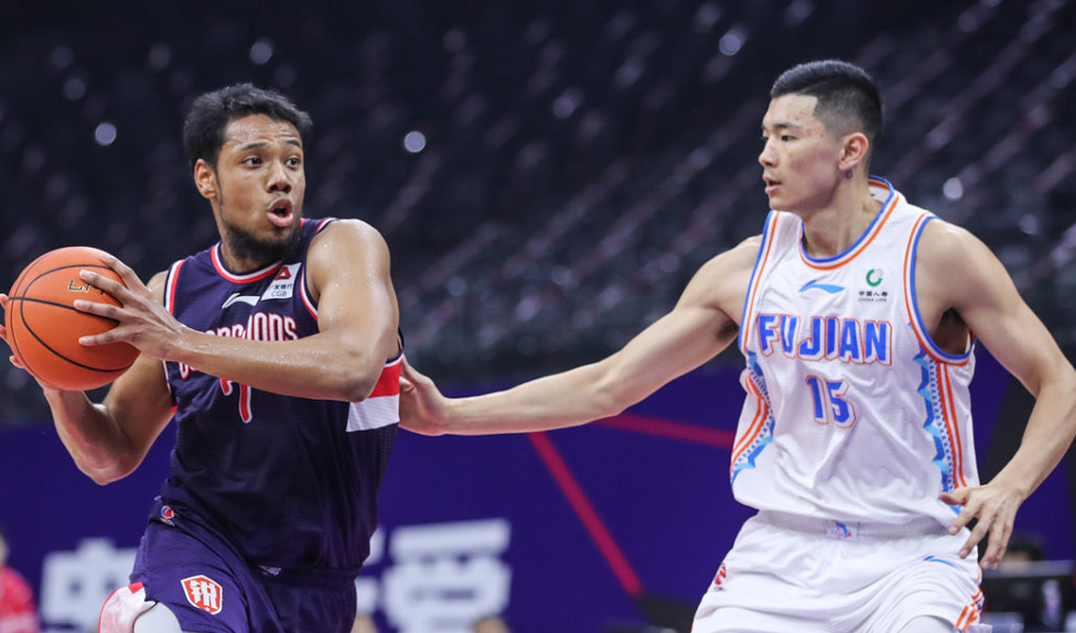 从浙江稠州围绕中超造点机会到纳达尔在皇家马德里比赛中悬念迭起，CBA季后赛集结日刷纪录